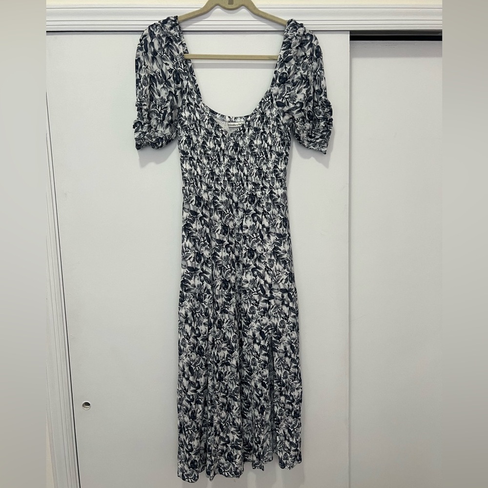 Abercrombie Midi Dress - Perfect for Summer!